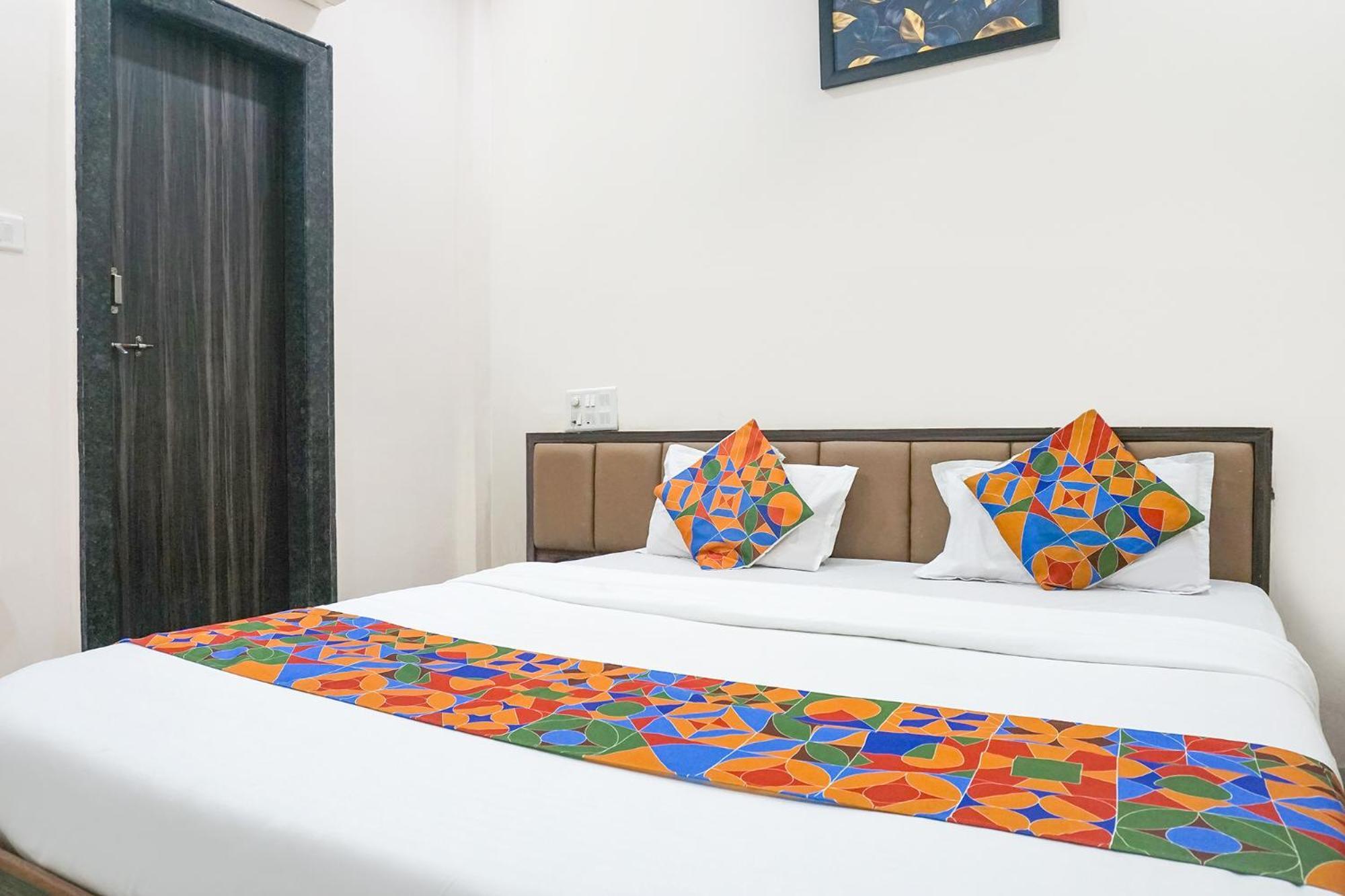 Fabhotel Rachana Residency - Nr Shivaji Nagar Metro Station 푸네 외부 사진