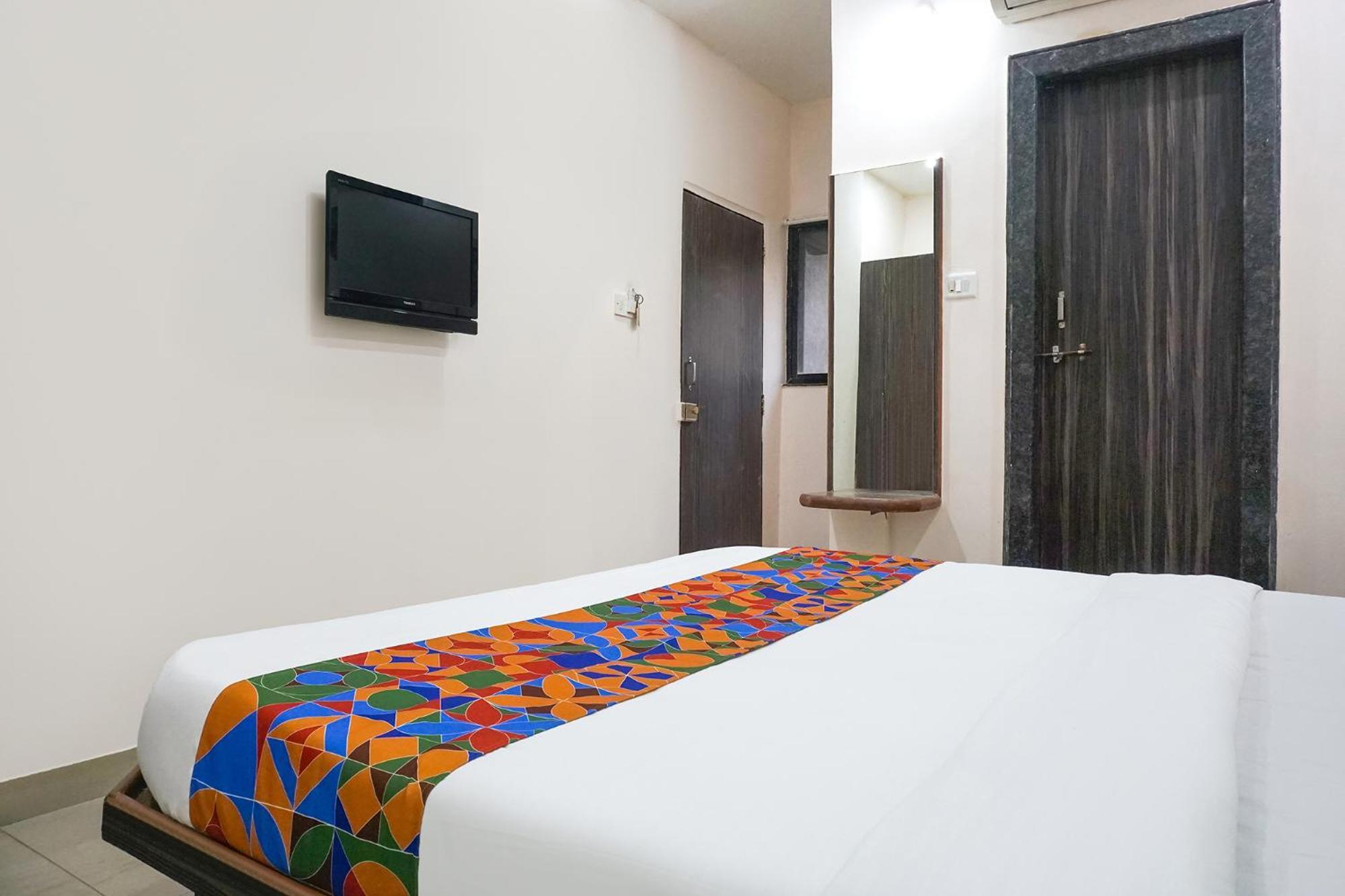 Fabhotel Rachana Residency - Nr Shivaji Nagar Metro Station 푸네 외부 사진