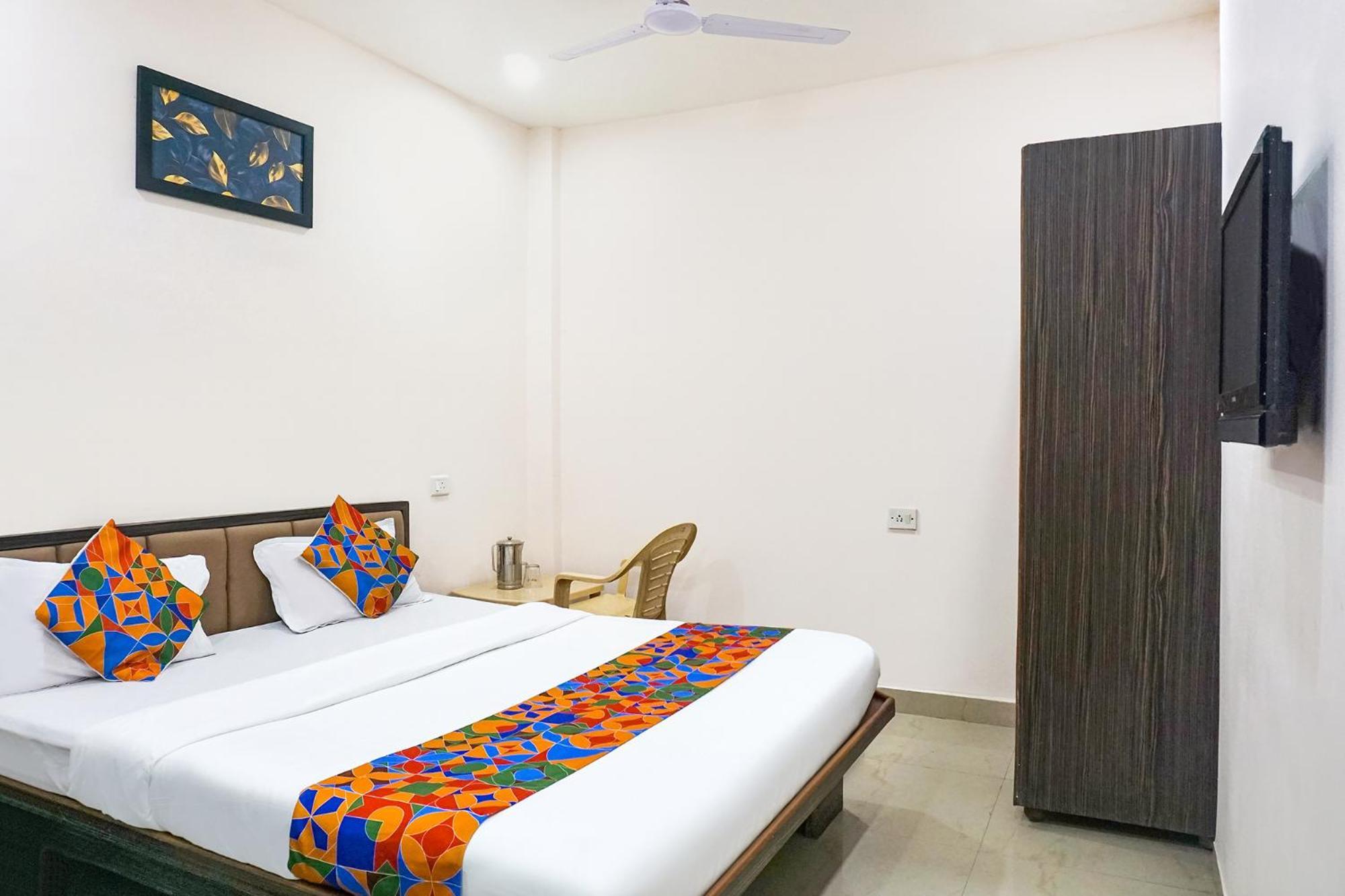 Fabhotel Rachana Residency - Nr Shivaji Nagar Metro Station 푸네 외부 사진