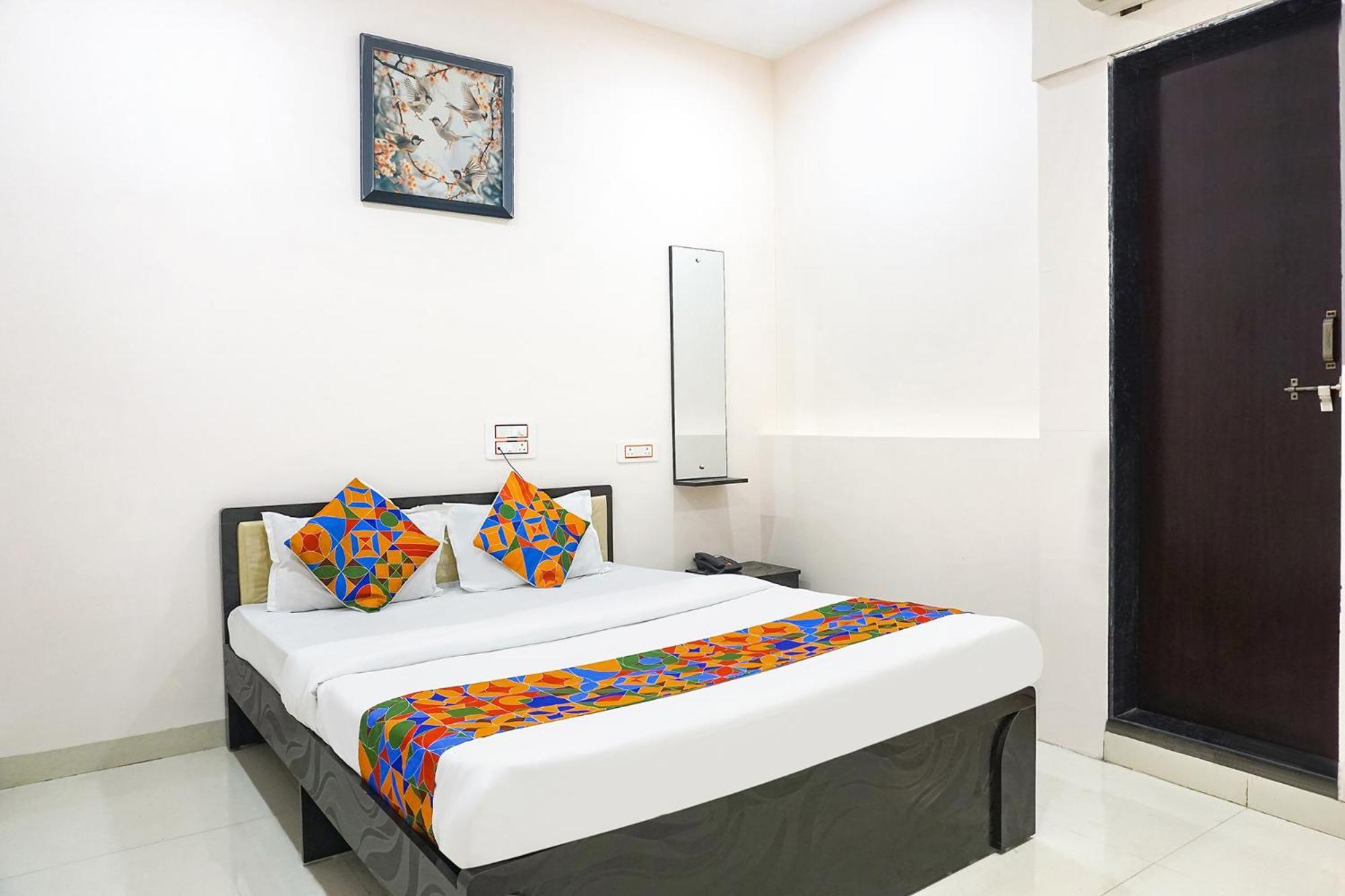 Fabhotel Rachana Residency - Nr Shivaji Nagar Metro Station 푸네 외부 사진