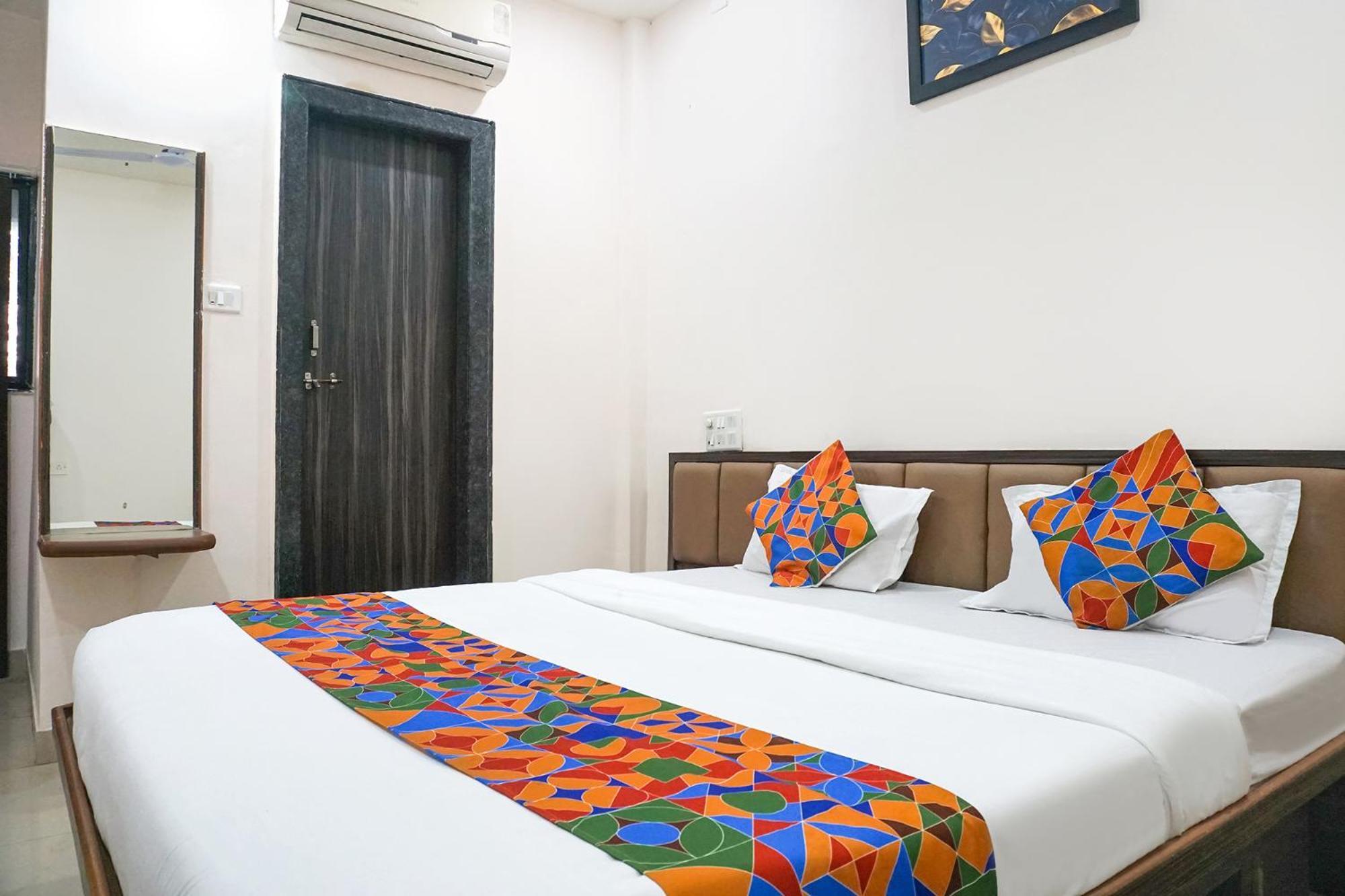 Fabhotel Rachana Residency - Nr Shivaji Nagar Metro Station 푸네 외부 사진