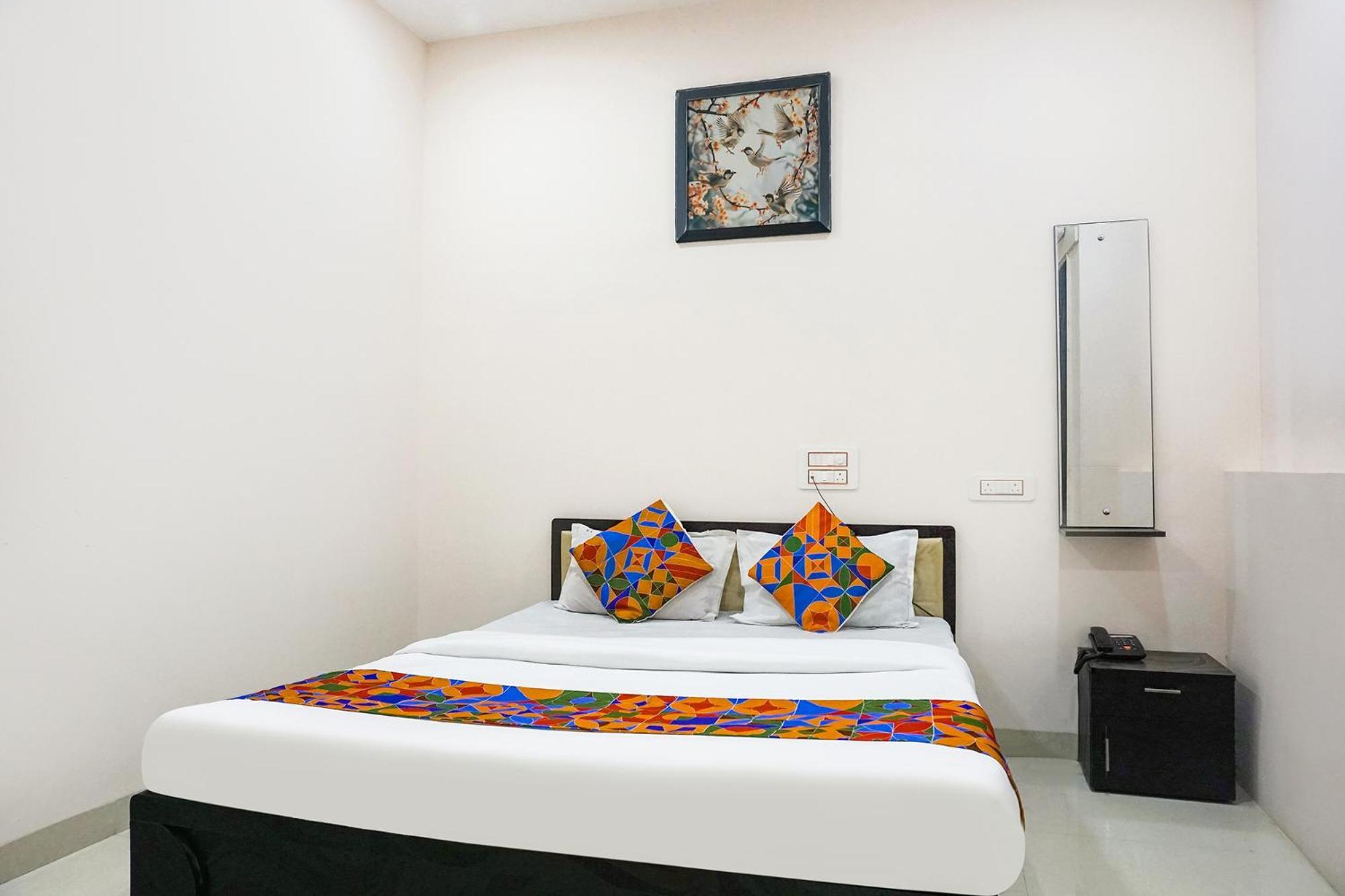 Fabhotel Rachana Residency - Nr Shivaji Nagar Metro Station 푸네 외부 사진