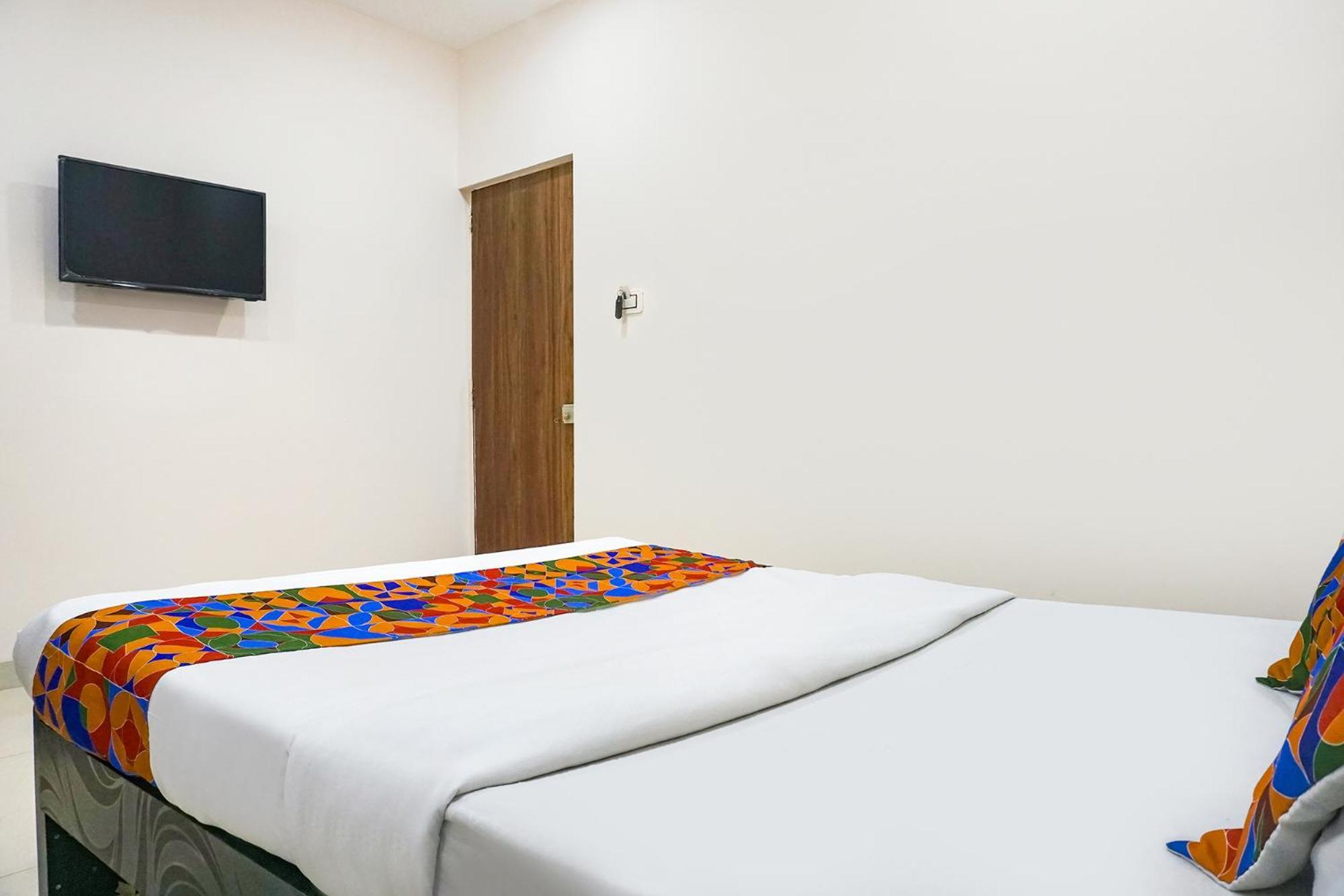 Fabhotel Rachana Residency - Nr Shivaji Nagar Metro Station 푸네 외부 사진