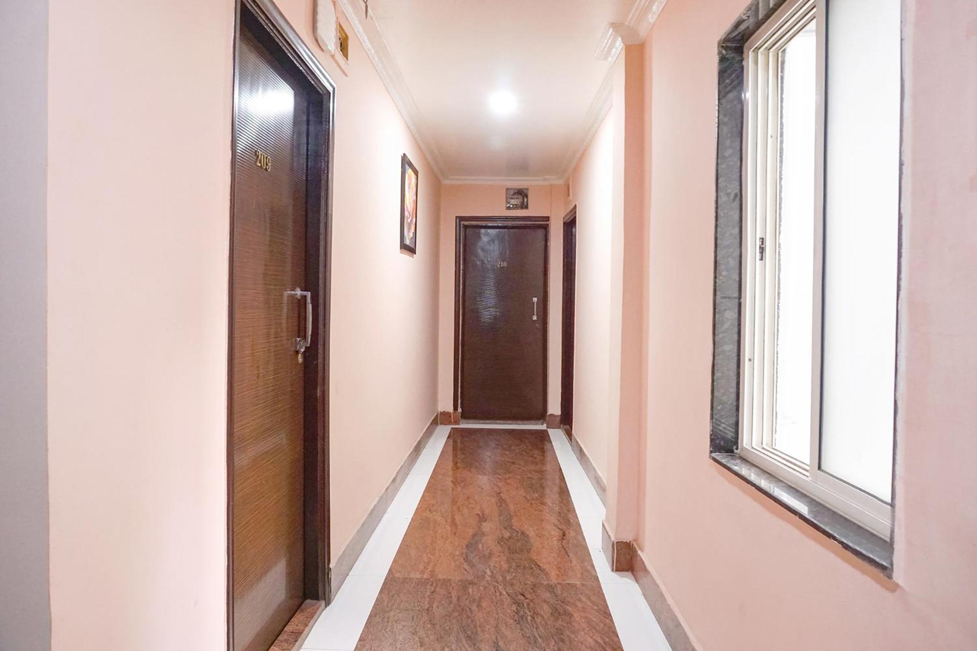 Fabhotel Rachana Residency - Nr Shivaji Nagar Metro Station 푸네 외부 사진