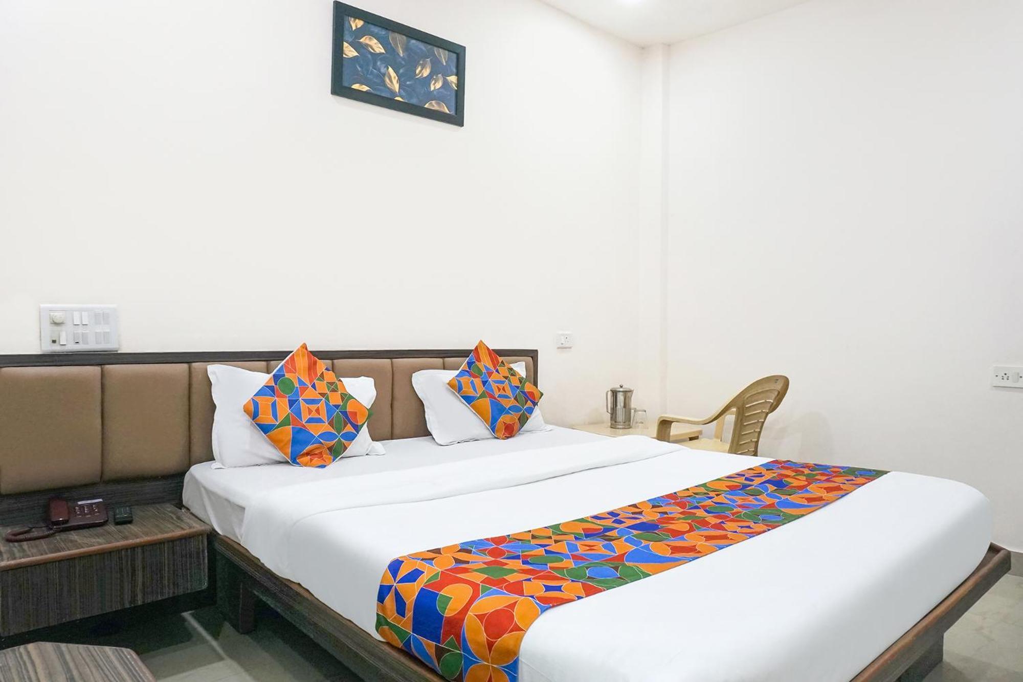 Fabhotel Rachana Residency - Nr Shivaji Nagar Metro Station 푸네 외부 사진