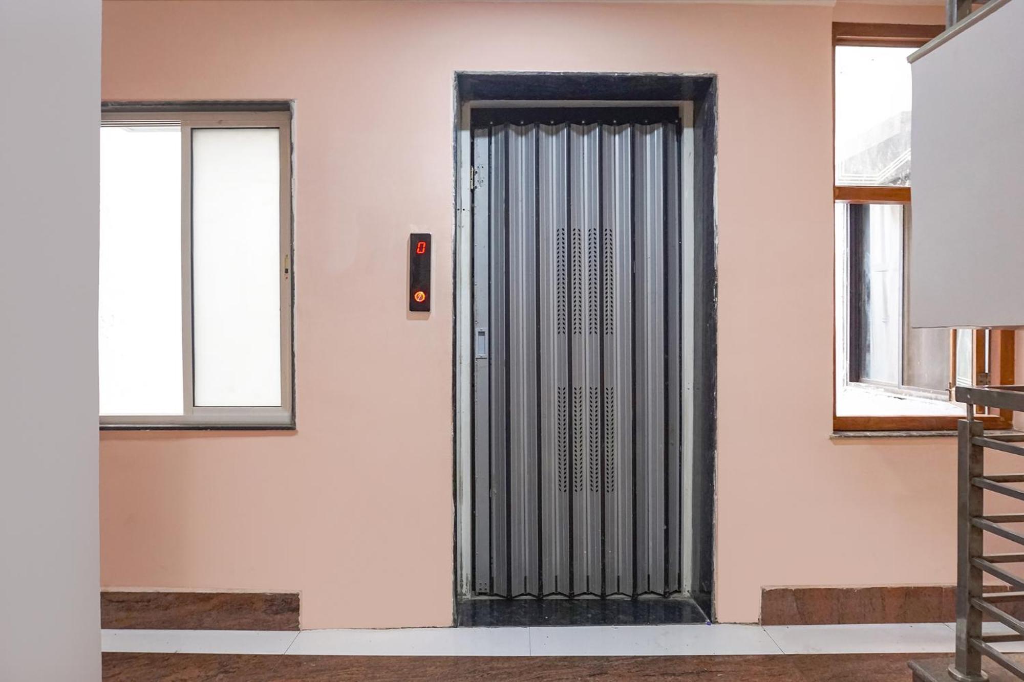 Fabhotel Rachana Residency - Nr Shivaji Nagar Metro Station 푸네 외부 사진