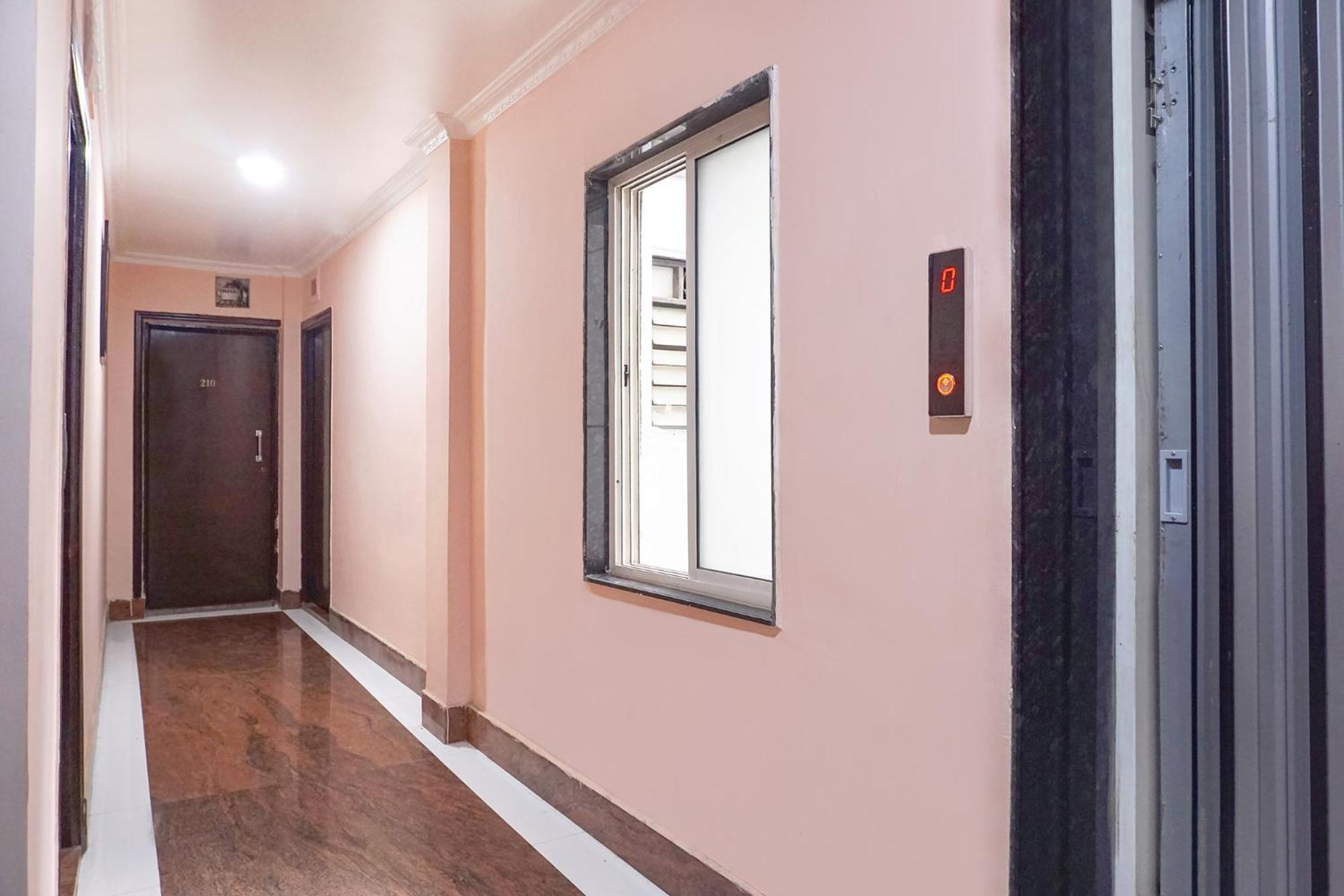 Fabhotel Rachana Residency - Nr Shivaji Nagar Metro Station 푸네 외부 사진
