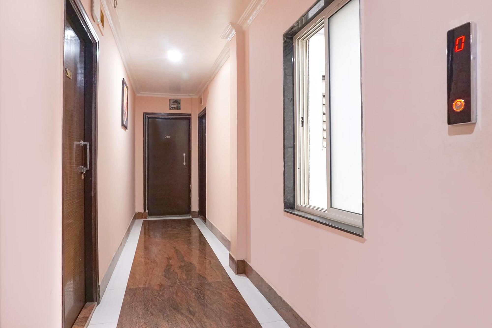 Fabhotel Rachana Residency - Nr Shivaji Nagar Metro Station 푸네 외부 사진