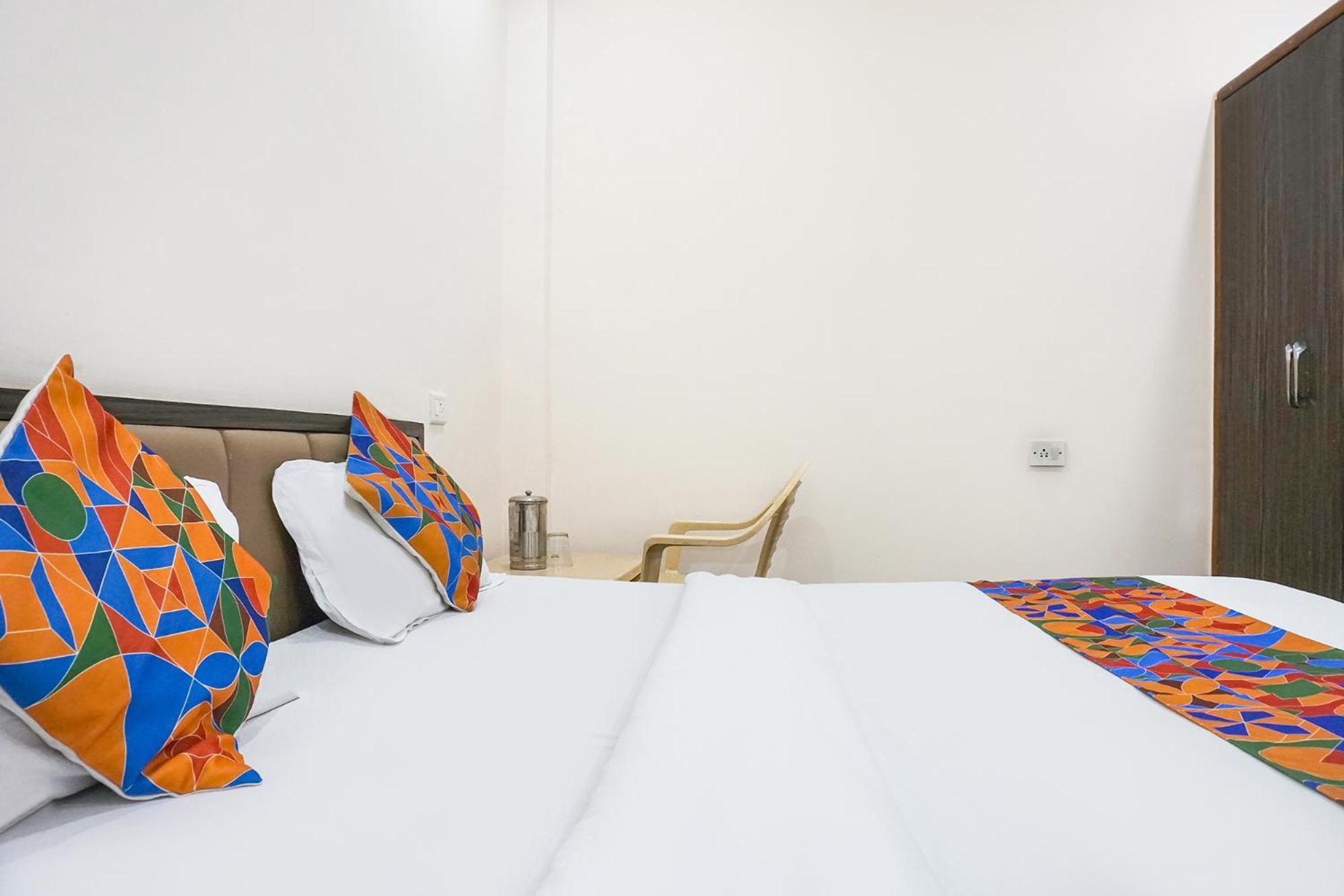 Fabhotel Rachana Residency - Nr Shivaji Nagar Metro Station 푸네 외부 사진