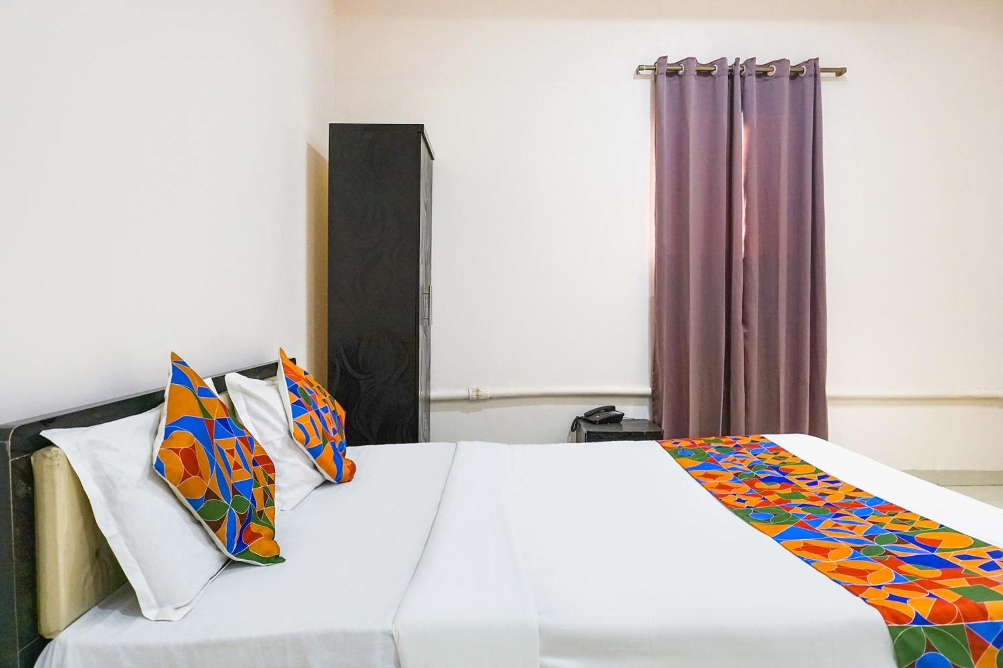 Fabhotel Rachana Residency - Nr Shivaji Nagar Metro Station 푸네 외부 사진