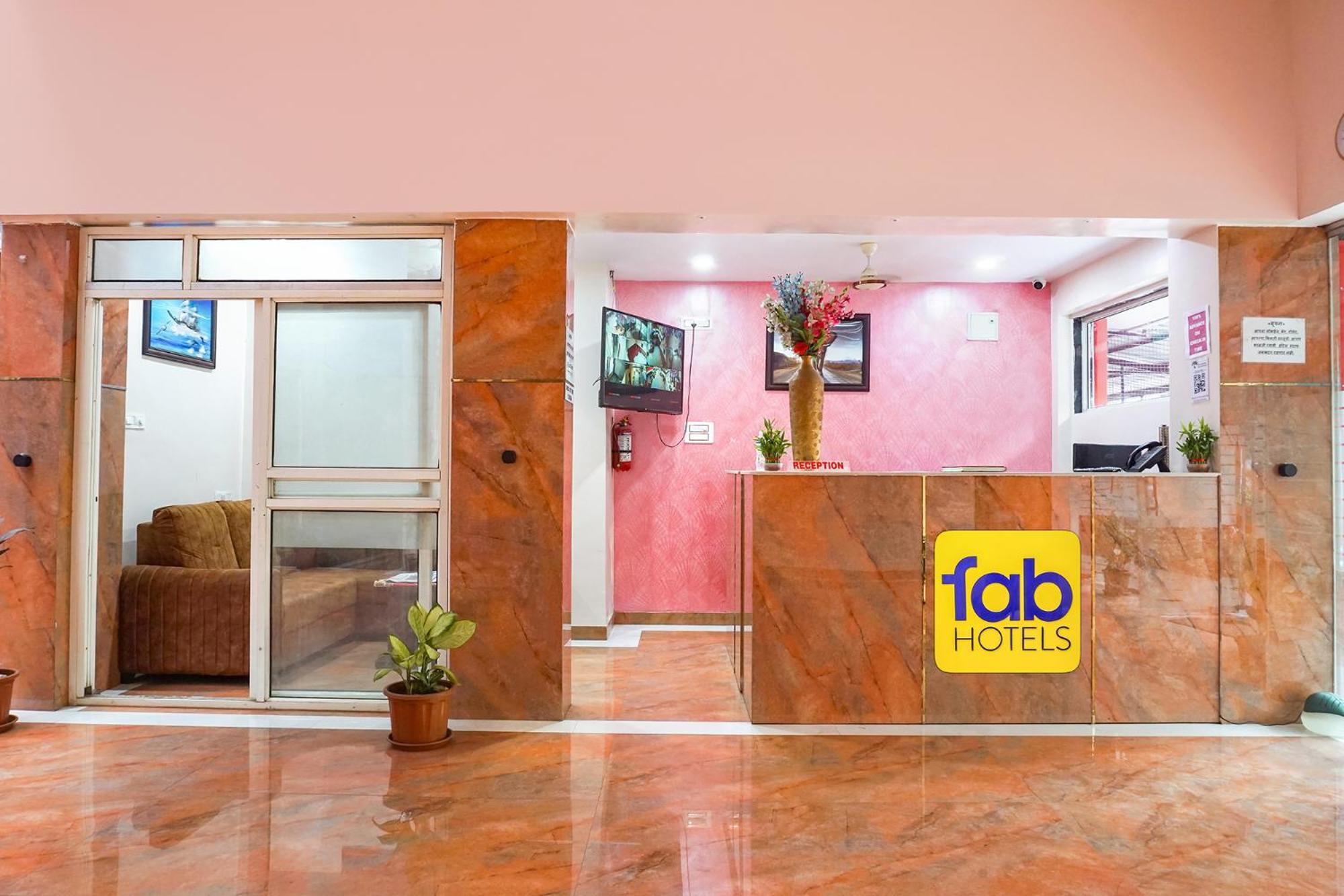 Fabhotel Rachana Residency - Nr Shivaji Nagar Metro Station 푸네 외부 사진